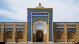 ANADOLU İRFANINA OLAN ETKİSİ BAĞLAMINDA NAKŞBENDİYYE TARiKATi’NiN TEMELİNİ OLUŞTURAN ONBİR ESAS ANADOLU İRFANINA OLAN ETKİSİ BAĞLAMINDA NAKŞBENDİYYE TARiKATi’NiN TEMELİNİ OLUŞTURAN ONBİR ESAS