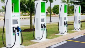 Elektrikli Otomobillerin Ekopolitik ve Sosyokültürel Etkileri Elektrikli Otomobillerin Ekopolitik ve Sosyokültürel Etkileri
