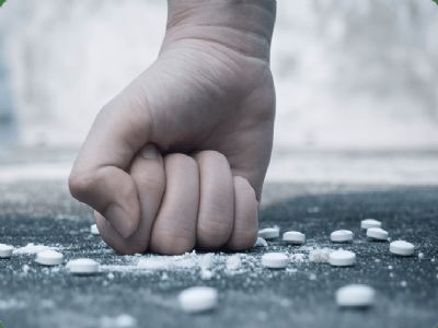 المخدِّراتُ وخطرُها على المجتمعات
